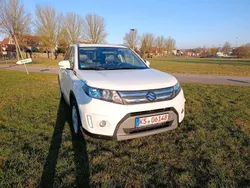 Weiß Gebraucht 2015 Suzuki Vitara Comfort SUV | 12.999 € (Etwas zu teuer)