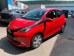Rot Gebraucht 2015 Toyota Aygo X-play Kleinwagen | 3.800 € (Guter Preis)