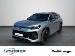Oyster silver metallic (metallic) Gebraucht 2025 VW Tayron R-line SUV | 52.890 € (Superpreis)