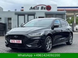 Schwarz Gebraucht 2022 Ford Focus ST-Line Limousine | 18.900 € (Guter Preis)