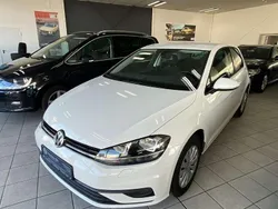 Weiß Gebraucht 2017 VW Golf VII Limousine | 11.900 € (Guter Preis)
