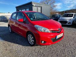 Rot Gebraucht 2013 Toyota Yaris Life Limousine | 5.190 € (Fairer Preis)