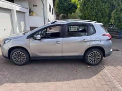 Silber Gebraucht 2018 Peugeot 2008 Allure SUV | 7.500 € (Superpreis)