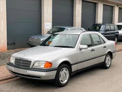 Silber Gebraucht 1994 Mercedes C180 Limousine | 2.250 €