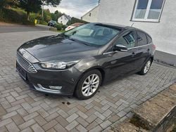 Grau Gebraucht 2017 Ford Focus Titanium Limousine | 5.600 € (Guter Preis)