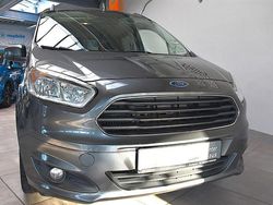 Grau Gebraucht 2015 Ford Tourneo Courier Titanium Van / Kleinbus | 7.480 € (Fairer Preis)