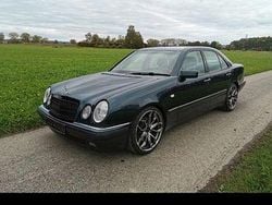 Grün Gebraucht 1997 Mercedes E420 Limousine | 4.000 €