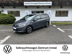 Grau Gebraucht 2021 VW Touran Highline Van / Kleinbus | 28.900 € (Fairer Preis)