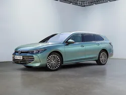 Waehlbar Neu 2024 VW Passat Basis Limousine | 35.900 €