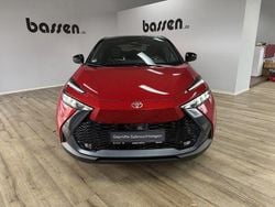 Karminarot mica / dach schwarz Gebraucht 2024 Toyota C-HR Lounge SUV | 33.990 € (Superpreis)