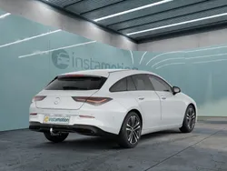 Weiß Gebraucht 2023 Mercedes CLA180 Shooting Brake Progressive Kombi | 33.113 € (Etwas zu teuer)