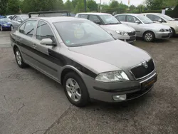 Cappuccino beige mettalic Gebraucht 2008 Skoda Octavia Team Edition Limousine | 3.850 € (Fairer Preis)