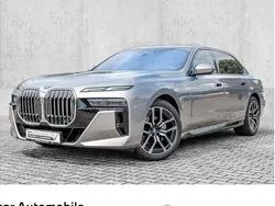 Grau Gebraucht 2024 BMW 740 M Sport Limousine | 90.890 € (Guter Preis)
