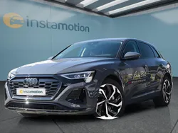Grau Gebraucht 2023 Audi Q8 e-tron S-Line SUV | 53.299 € (Fairer Preis)