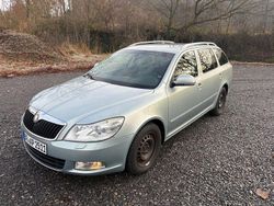 Grün Gebraucht 2009 Skoda Octavia Kombi | 3.500 € (Teuer)