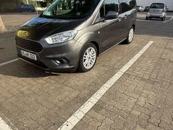 Grau Gebraucht 2019 Ford Tourneo Courier Titanium Van / Kleinbus | 14.500 € (Fairer Preis)