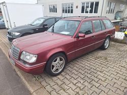 Rot Gebraucht 1995 Mercedes E320 Kombi | 14.900 €
