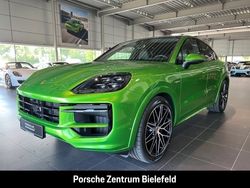 Gruen Neu 2025 Porsche Cayenne SUV | 160.023 €