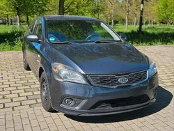 Andere außenfarben Gebraucht 2013 Kia ProCeed Kleinwagen | 2.599 €