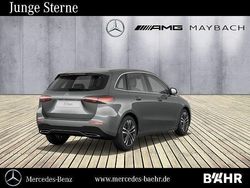 Grau Gebraucht 2024 Mercedes B200 Van / Kleinbus | 30.950 € (Guter Preis)