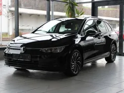 Deep black perleffekt Gebraucht 2023 VW Golf VIII Life Kombi | 24.590 € (Fairer Preis)