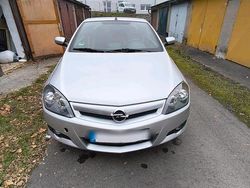 Grau Gebraucht 2009 Opel Tigra Cabrio | 3.900 €
