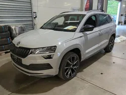 Grau Gebraucht 2020 Skoda Karoq SportLine SUV | 22.499 € (Fairer Preis)