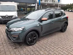Grün Neu 2025 Dacia Sandero Extreme Kleinwagen | 22.250 € (Etwas zu teuer)