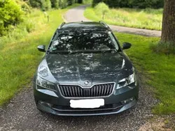 Grau Gebraucht 2017 Skoda Superb Ambition Kombi | 18.940 € (Etwas zu teuer)
