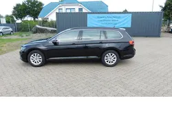 Deepblackperleffektmet c9x (schwarz)schwarz Gebraucht 2023 VW Passat Business Kombi | 26.490 € (Superpreis)