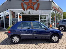 Blau Gebraucht 1999 Peugeot 106 Kleinwagen | 1.490 € (Fairer Preis)