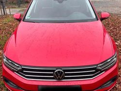 Rot Gebraucht 2022 VW Passat Pro Kombi | 16.900 € (Fairer Preis)