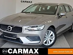 Grau Gebraucht 2020 Volvo V60 Momentum Kombi | 21.900 € (Guter Preis)