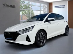 Weiß Gebraucht 2021 Hyundai i20 Intro Edition Kleinwagen | 16.490 € (Fairer Preis)
