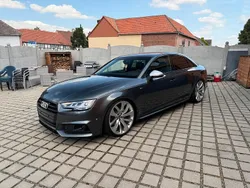 Grau Gebraucht 2017 Audi A4 S-Line Limousine | 21.980 € (Teuer)