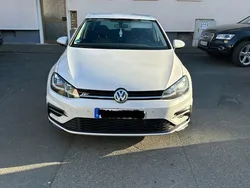 Weiß Gebraucht 2018 VW Golf VII Highline Limousine | 15.900 € (Fairer Preis)