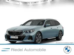Grün Gebraucht 2025 BMW i5 M Sport Limousine | 63.990 €