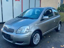 Beige Gebraucht 2005 Toyota Yaris Kleinwagen | 2.299 € (Etwas zu teuer)