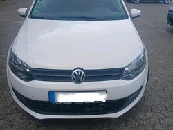 Weiß Gebraucht 2013 VW Polo Limousine | 6.700 € (Guter Preis)