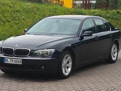 Blau Gebraucht 2007 BMW 740 Limousine | 10.950 € (Teuer)