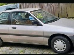 Gold Gebraucht 1992 Ford Escort Limousine | 400 €