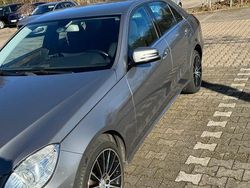 Silber Gebraucht 2010 Mercedes E200 Limousine | 6.999 € (Fairer Preis)