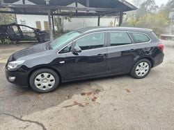 Schwarz Gebraucht 2011 Opel Astra Sport Kombi | 4.450 € (Etwas zu teuer)