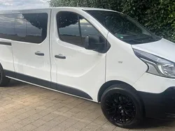 Weiß Gebraucht 2016 Renault Traffic Van / Kleinbus | 14.700 €
