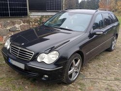 Schwarz Gebraucht 2006 Mercedes C320 Avantgarde Kombi | 4.590 € (Fairer Preis)