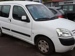 Weiß Gebraucht 2005 Citroën Berlingo Van / Kleinbus | 2.200 € (Fairer Preis)