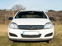 Weiß Gebraucht 2009 Opel Astra Limousine | 1.500 € (Superpreis)