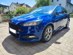 Blau Gebraucht 2016 Ford Focus ST Limousine | 15.500 € (Fairer Preis)