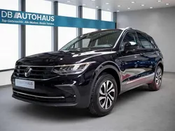 Schwarz Gebraucht 2023 VW Tiguan Active SUV | 29.590 € (Guter Preis)