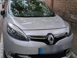 Gebraucht 2014 Renault Scénic III Bose Edition Van / Kleinbus | 8.750 € (Teuer)